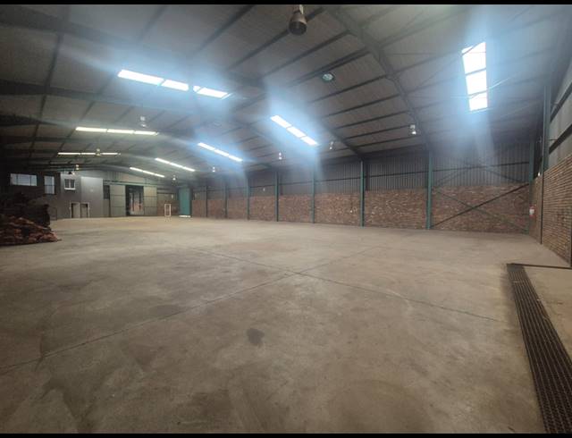 1,846M² WAREHOUSE TO LET IN POMONA